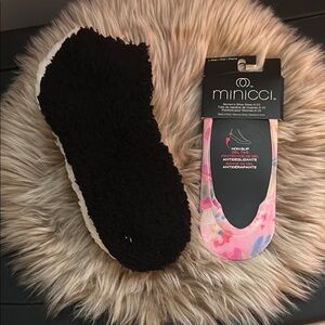 Minicci Black and Pink Cozy Slippers for Indoor Comfort